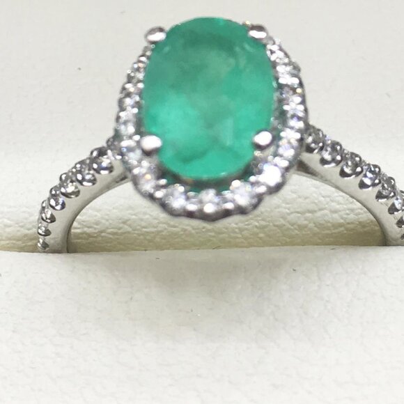 Natural Colombian Green Emerald & 14K Halo Diamond Ring. 1.55 CTW Appraisal - Picture 8 of 12